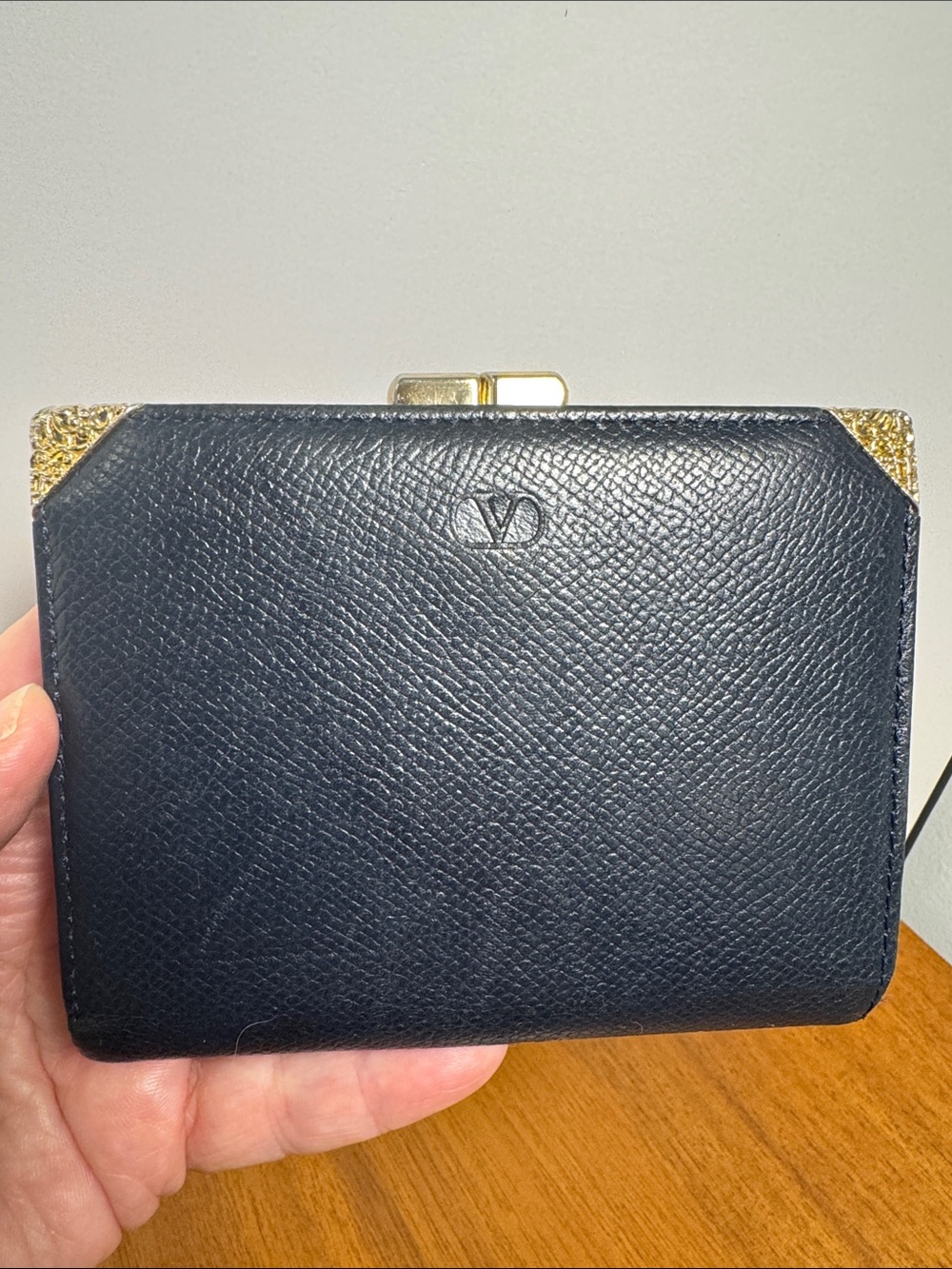 Valentino Garavani kiss lock wallet Navy Leather Gold Corners